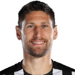 F Fernández