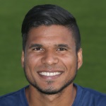 J Hernández